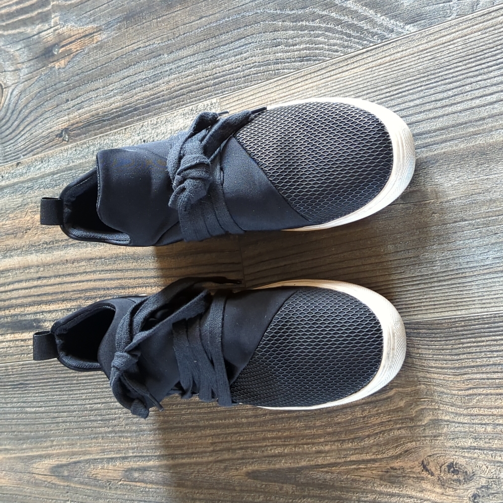 Black Sneakers